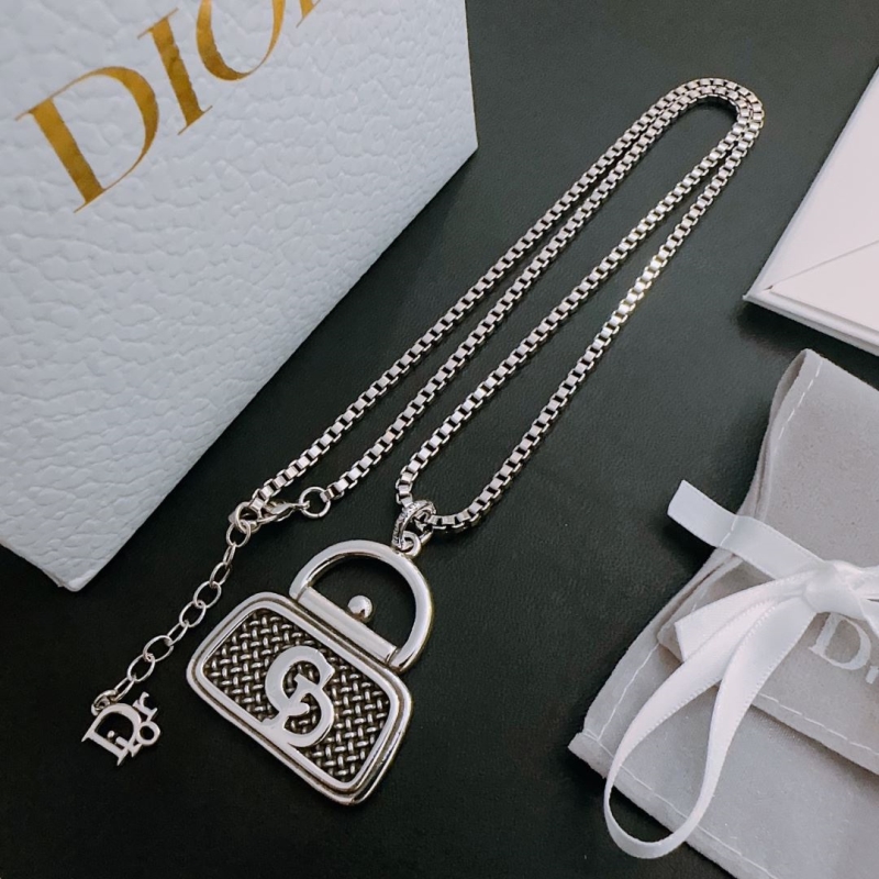 chr1st1an D10r necklaces